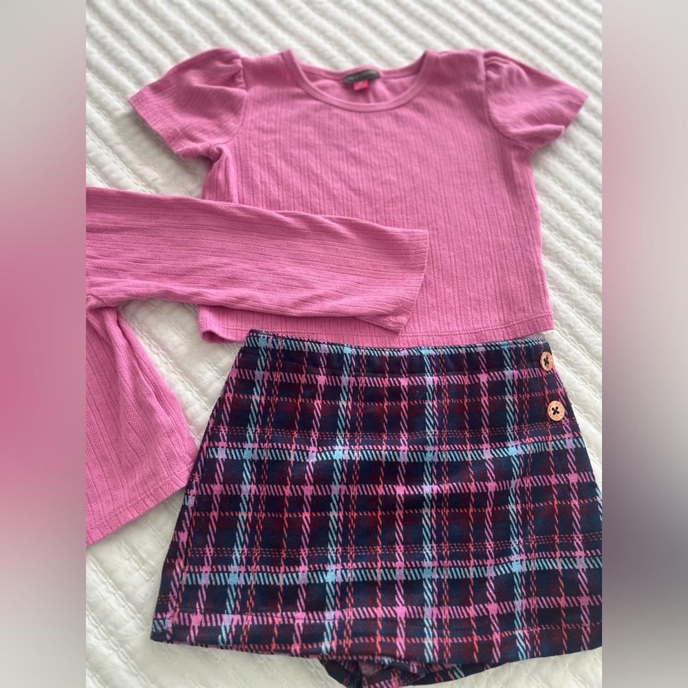 Vince Camuto top/skirt/sweater